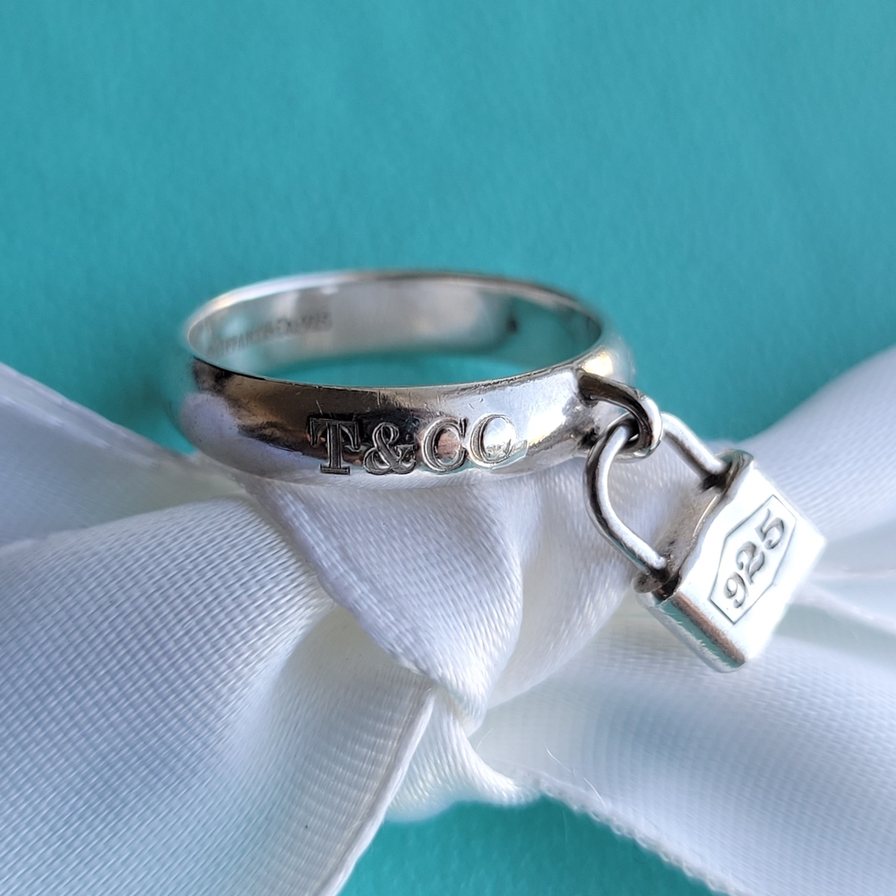 1837 dangle padlock band ring - Picture 5 of 9